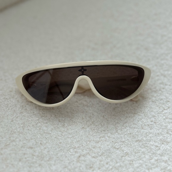 Louis Vuitton Split Cat Eye Sunglasses - Picture 1 of 9